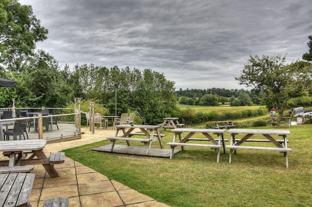 Narrowboat At Weedon Hotel Weedon Bec Exterior photo