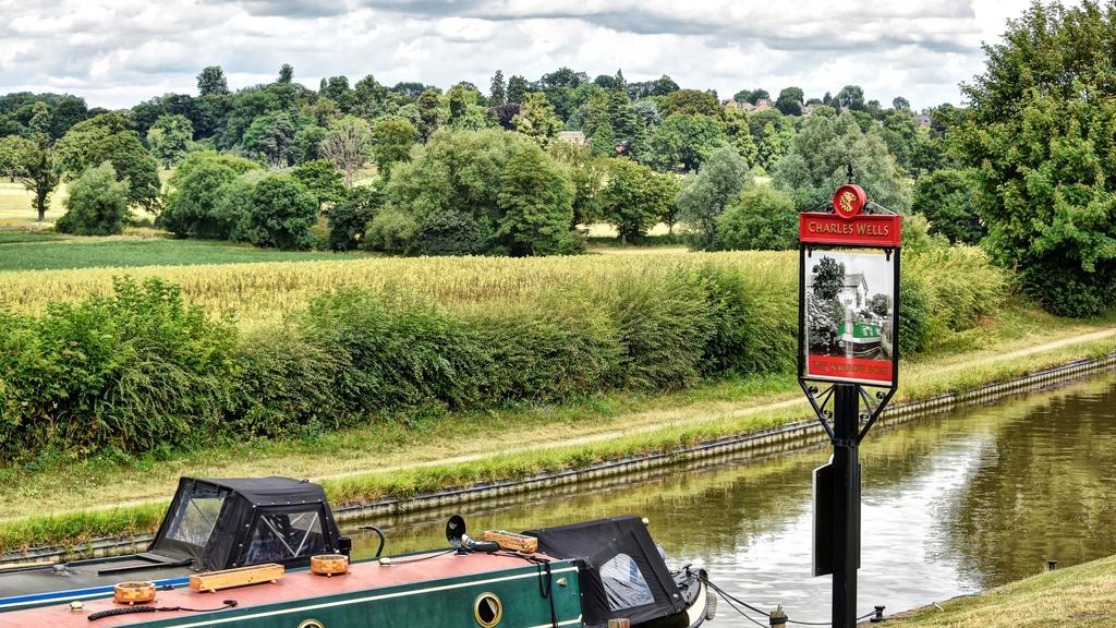 Narrowboat At Weedon Hotel Weedon Bec Exterior photo