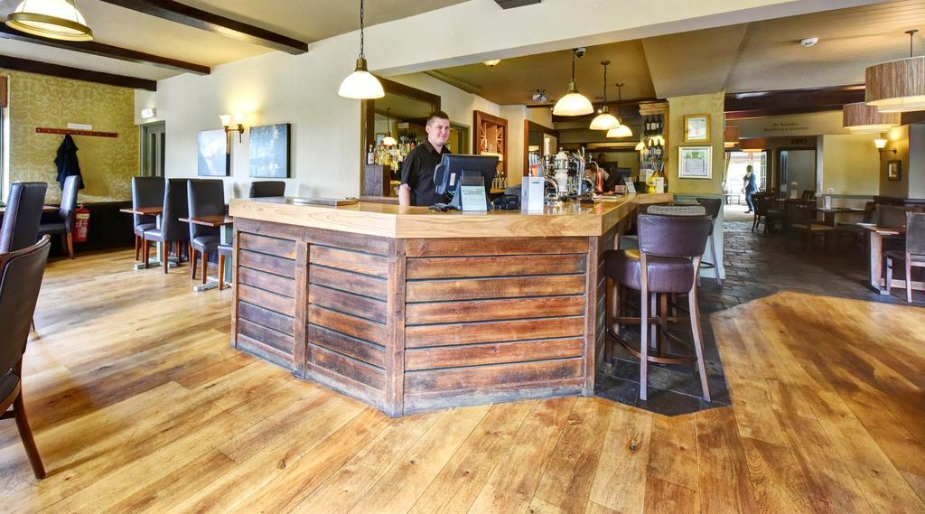 Narrowboat At Weedon Hotel Weedon Bec Exterior photo