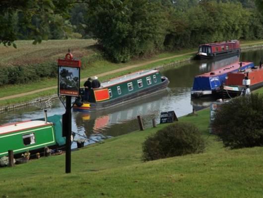 Narrowboat At Weedon Hotel Weedon Bec Exterior photo